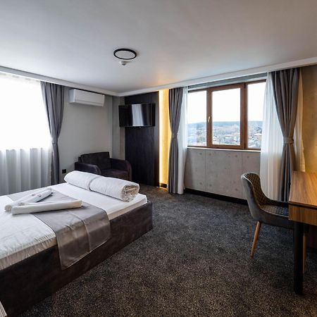 Hotel Elit Pernik Extérieur photo
