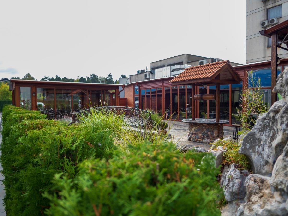 Hotel Elit Pernik Extérieur photo