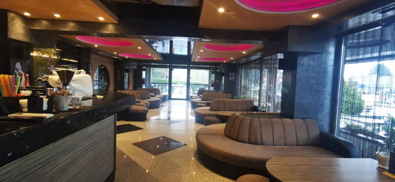 Hotel Elit Pernik Extérieur photo
