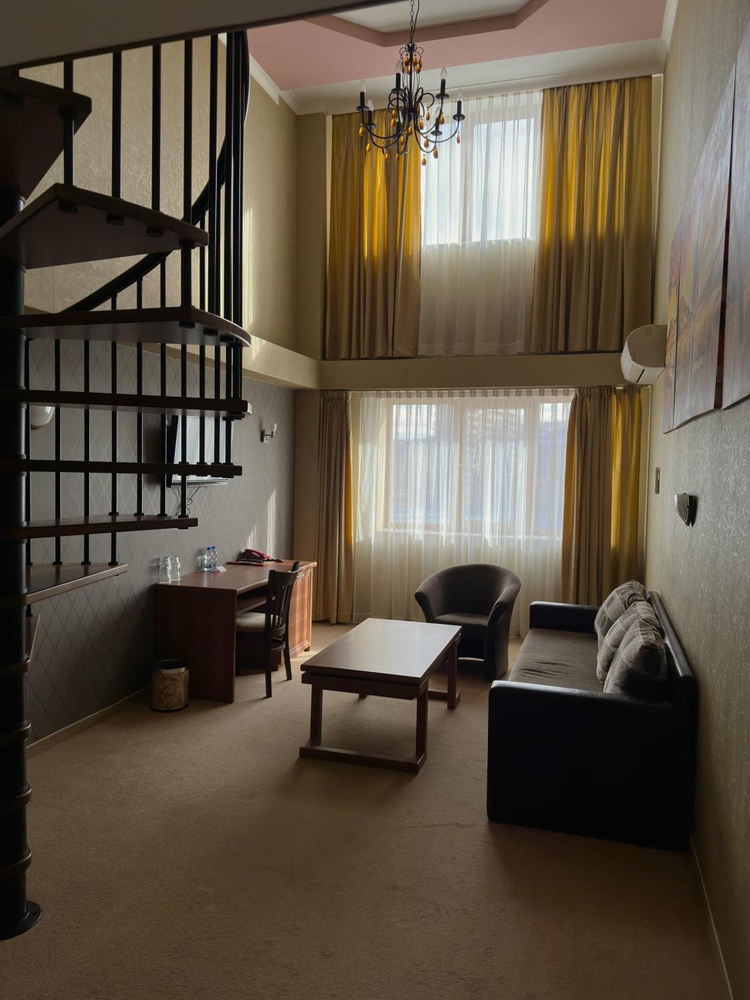Hotel Elit Pernik Extérieur photo