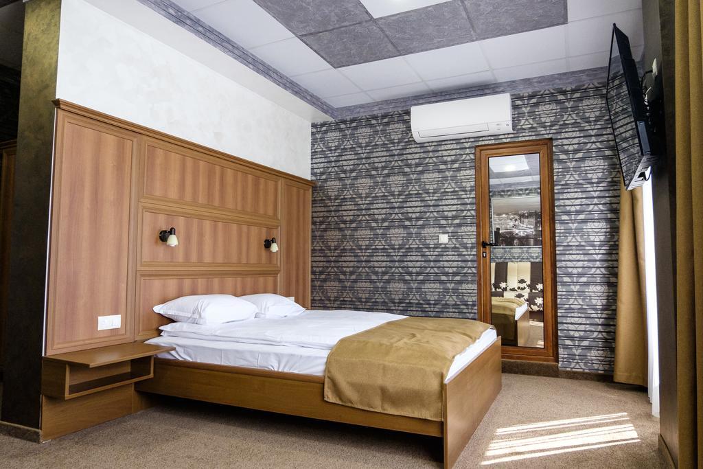 Hotel Elit Pernik Extérieur photo